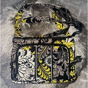 EU-LC Vera Bradley Retired Baroque Crossbody, Shoulder compartment Purse